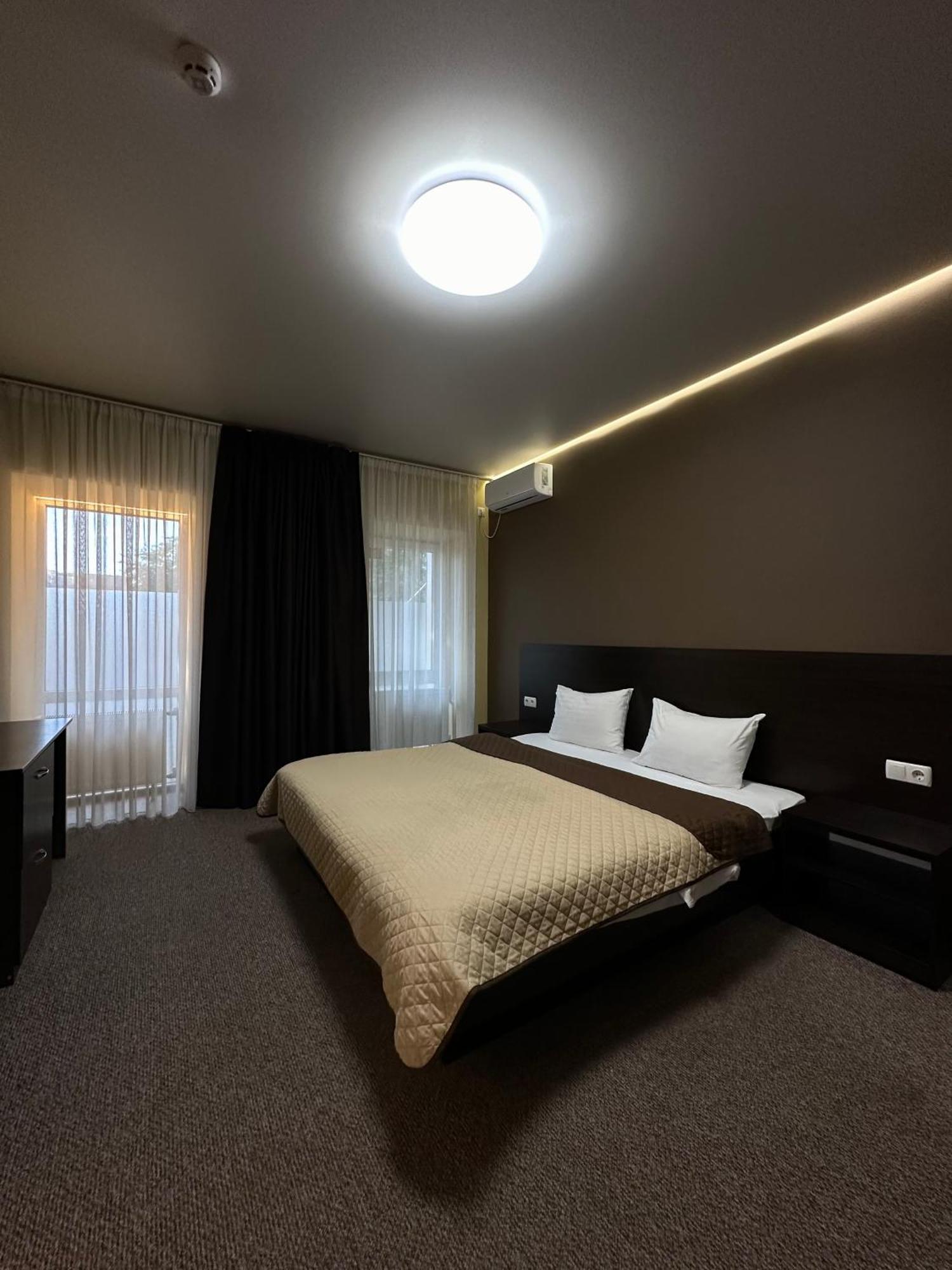 Hotel Atmosphere Poltava Exterior foto
