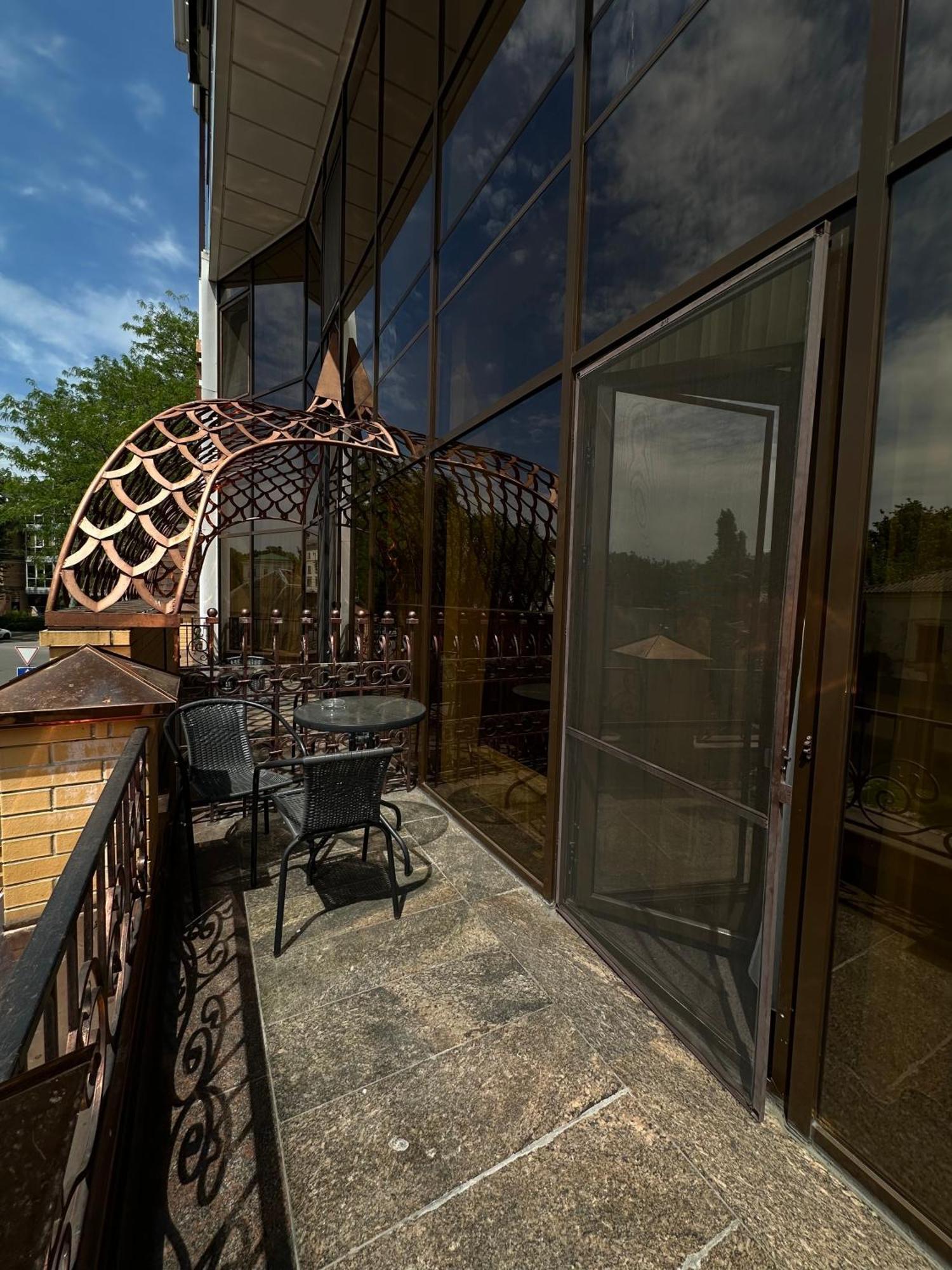 Hotel Atmosphere Poltava Exterior foto